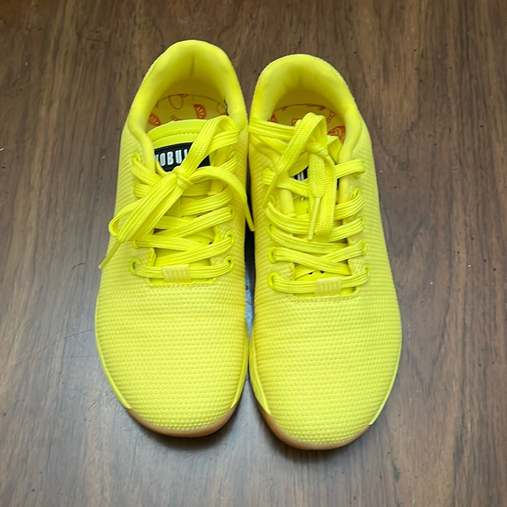 Rubber Ducky yellow No Bull sneakers, 6.5 like new